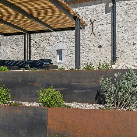 Domaine De Rambeau Couette-café 4*