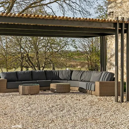 Domaine De Rambeau Couette-café 4*