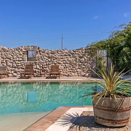 Domaine De Rambeau 4*
