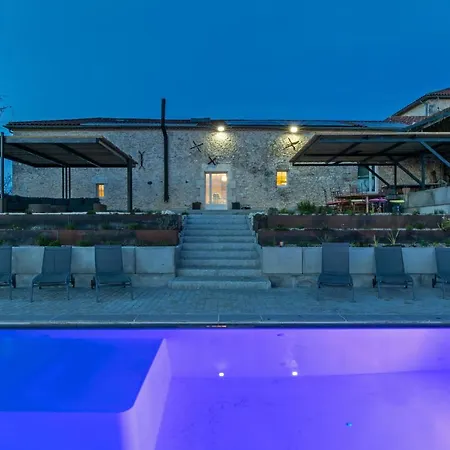 Domaine De Rambeau Couette-café 4*