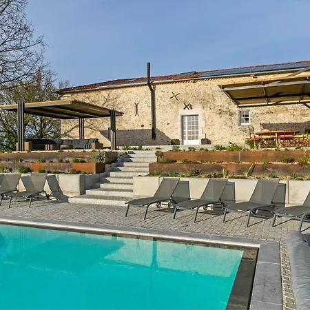 Domaine De Rambeau 4*