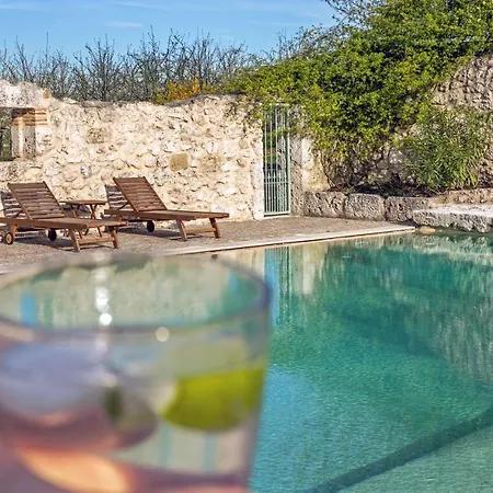 Domaine De Rambeau 4*